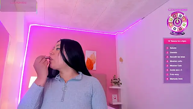 Molly h0t online show from February 2, 12:26 pm