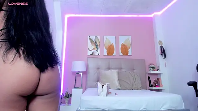 Molly h0t online show from April 21, 12:34 pm