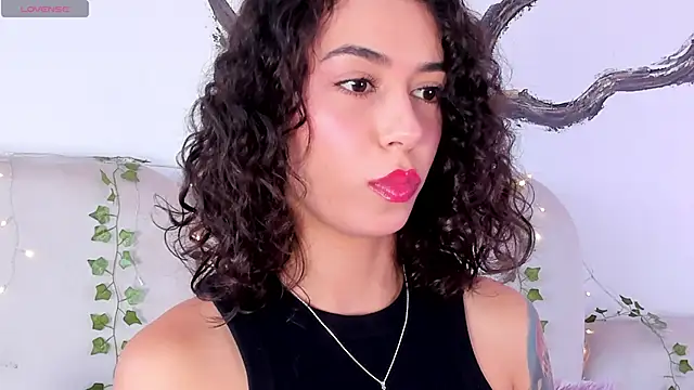 Snapshot of AliceStevens_ chatting on October 21, 1:21 pm AliceStevens online show from October 21, 1:21 pm