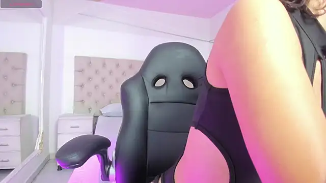 Snapshot of AliceStevens_ chatting on September 13, 3:12 pm AliceStevens online show from September 13, 3:12 pm