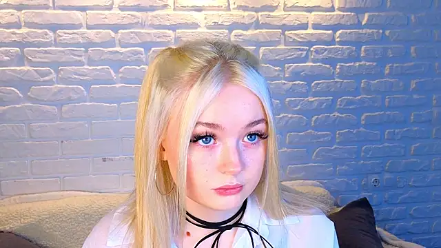 Snapshot of minigirl chatting on March 21, 4:06 am minigirl online show from March 21, 4:06 am