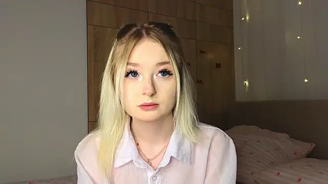 Snapshot of minigirl chatting on February 26, 4:18 pm minigirl online show from February 26, 4:18 pm