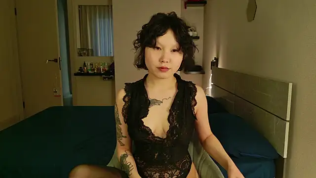 Snapshot of SamDevore chatting on March 17, 1:39 pm SamDevore online show from March 17, 1:39 pm