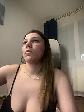 Snapshot of Natasha_Cameron22 chatting on May 12, 8:48 pm Natasha Cameron22 online show from May 12, 8:48 pm