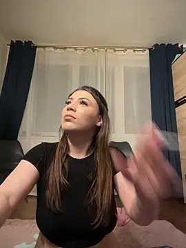 Snapshot of Natasha_Cameron22 chatting on May 9, 9:07 pm Natasha Cameron22 online show from May 9, 9:07 pm