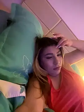Snapshot of Natasha_Cameron22 chatting on October 14, 9:47 pm Natasha Cameron22 online show from October 14, 9:47 pm