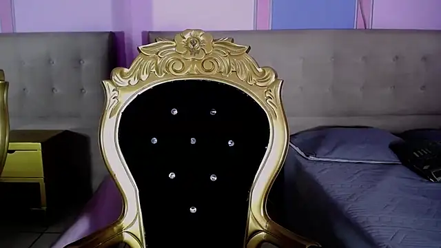 Snapshot of Vixennp chatting on February 24, 12:06 pm Vixennp online show from February 24, 12:06 pm