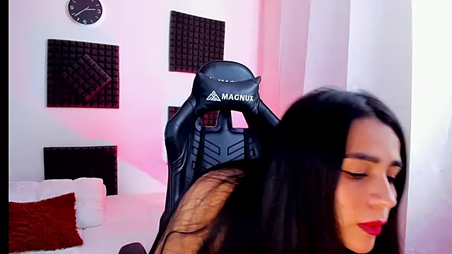 Snapshot of hannarusso chatting on October 4, 7:37 pm hannarusso online show from October 4, 7:37 pm