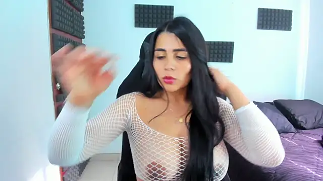 hannarusso online show from March 31, 8:55 pm