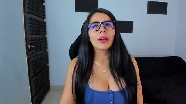 hannarusso online show from April 12, 2:15 am