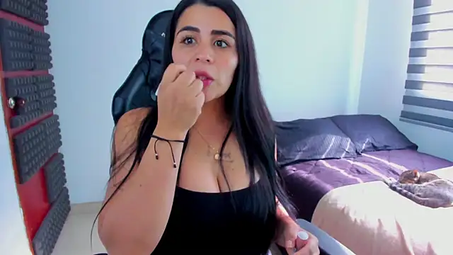 hannarusso online show from March 19, 8:42 pm