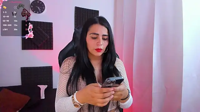 hannarusso online show from October 28, 9:25 pm