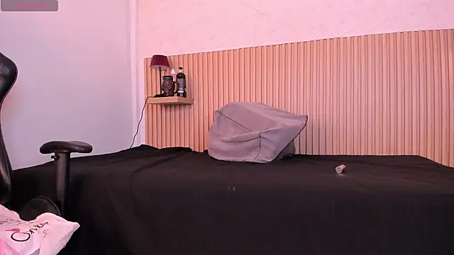 Snapshot of Layla_arabelle chatting on July 1, 9:04 pm Layla arabelle online show from July 1, 9:04 pm
