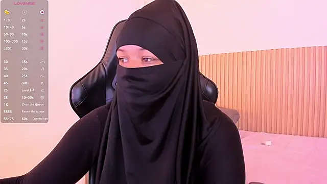 Snapshot of Layla_arabelle chatting on July 19, 5:53 pm Layla arabelle online show from July 19, 5:53 pm