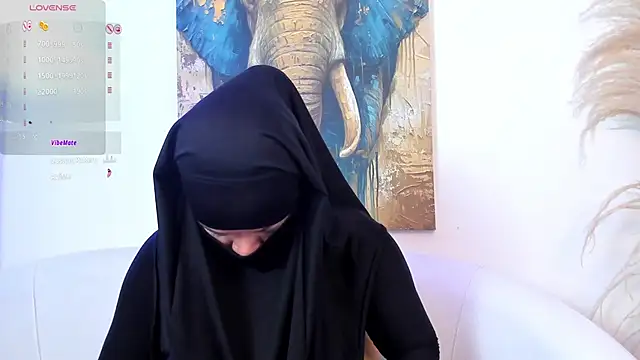 Layla arabelle online show from May 2, 2:33 pm