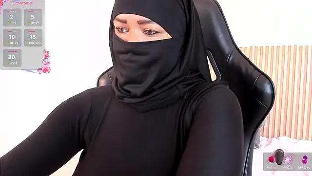 Layla arabelle online show from May 28, 7:53 pm