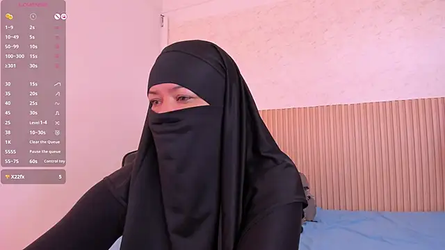 Snapshot of Layla_arabelle chatting on July 4, 8:35 pm Layla arabelle online show from July 4, 8:35 pm