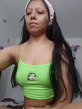 Snapshot of Emilybutterfly1 chatting on November 5, 5:16 pm Emilybutterfly1 online show from November 5, 5:16 pm