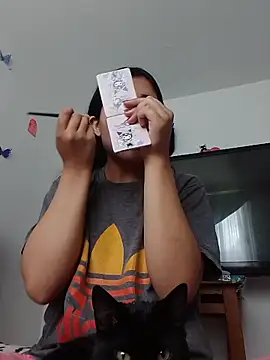 Snapshot of Emilybutterfly1 chatting on October 24, 5:01 pm Emilybutterfly1 online show from October 24, 5:01 pm