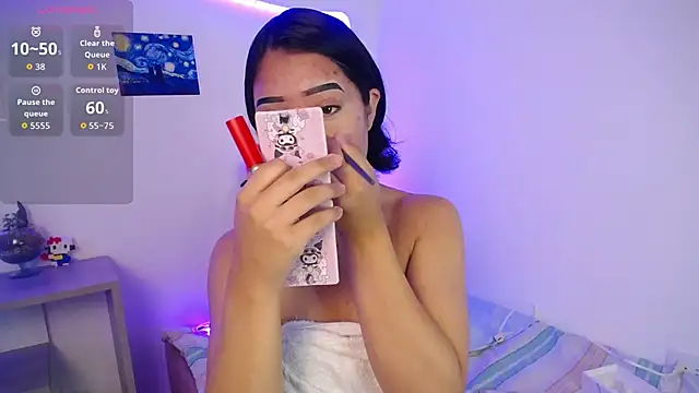 Emilybutterfly1 online show from October 2, 3:37 pm
