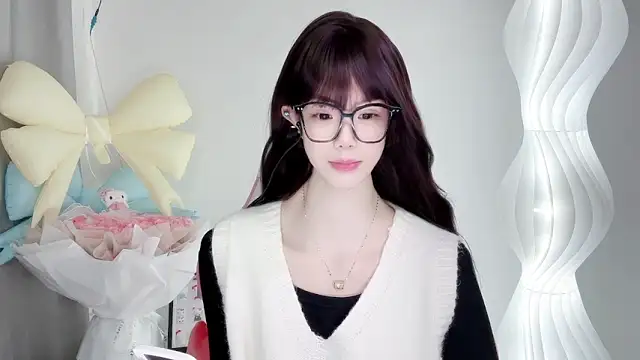 Snapshot of Gogo-888 chatting on November 17, 10:30 am Gogo-888 online show from November 17, 10:30 am