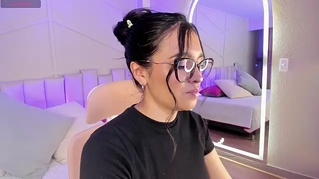 Snapshot of Eimmy_bm chatting on September 13, 4:51 pm Eimmy bm online show from September 13, 4:51 pm