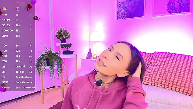 Valen ross  online show from March 3, 10:50 pm