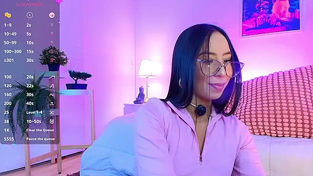 Valen ross  online show from January 8, 11:00 pm