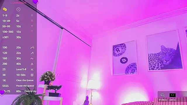 Valen ross  online show from February 5, 9:21 pm