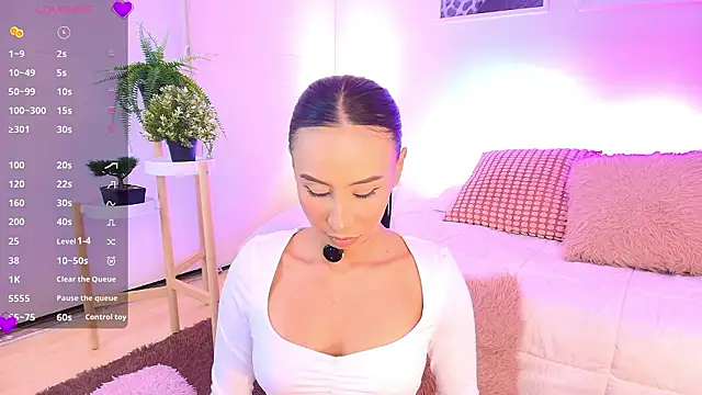 Valen ross  online show from March 17, 9:29 pm