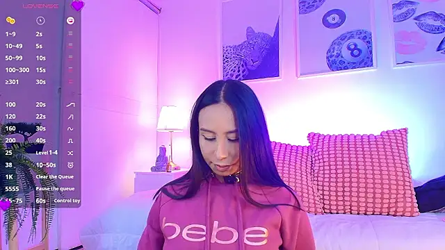 Valen ross  online show from March 10, 10:25 pm