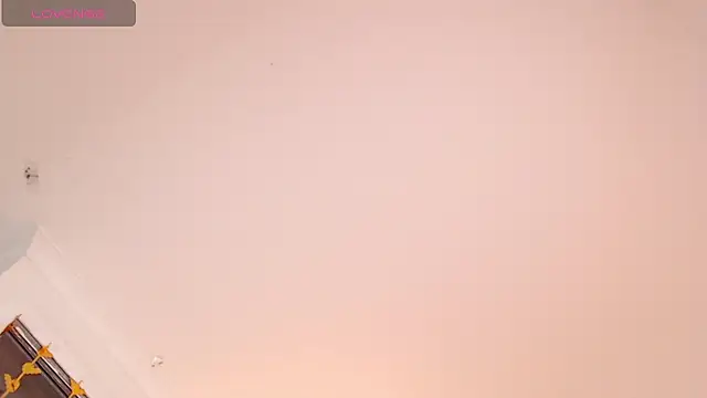 Valen ross  online show from October 28, 8:30 pm