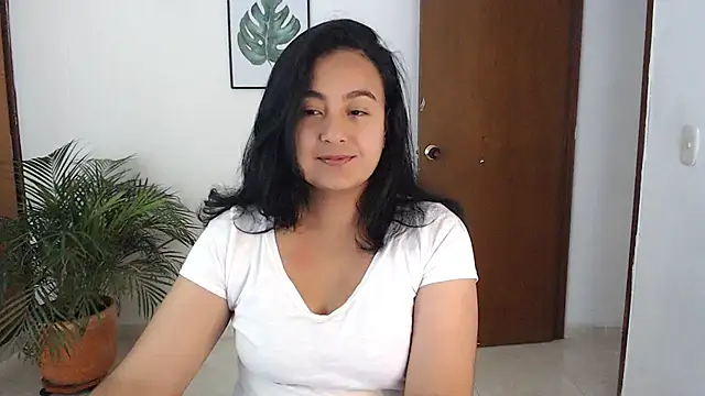 Snapshot of Themagicpotion chatting on June 16, 3:23 pm Themagicpotion online show from June 16, 3:23 pm