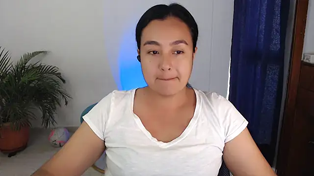 Snapshot of Themagicpotion chatting on July 17, 3:42 pm Themagicpotion online show from July 17, 3:42 pm