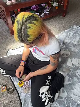 Snapshot of Harley_cams chatting on October 23, 3:54 pm Harley cams online show from October 23, 3:54 pm