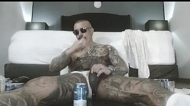 danilog515 online show from October 11, 5:52 am