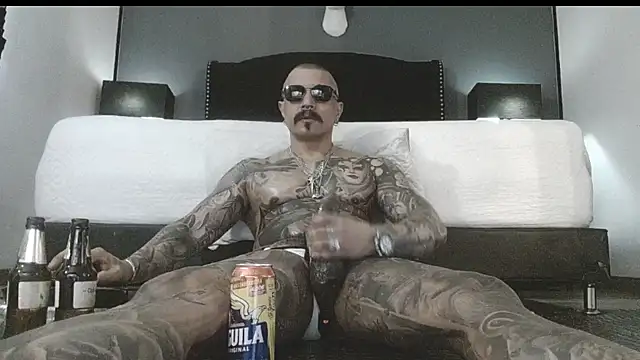 danilog515 online show from November 19, 8:53 pm