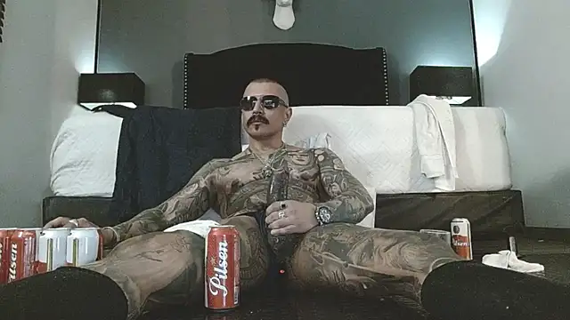 danilog515 online show from March 17, 6:49 am