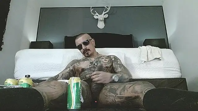 danilog515 online show from April 19, 6:25 am