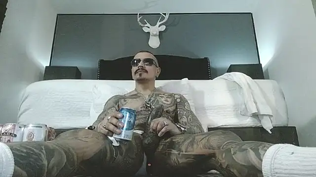 danilog515 online show from April 12, 11:41 pm