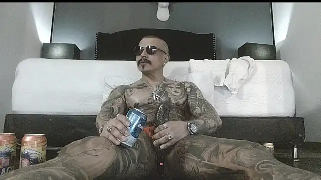 danilog515 online show from September 21, 2:39 am