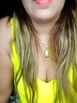 Snapshot of Maya-Moon chatting on October 30, 11:23 pm Maya-Moon online show from October 30, 11:23 pm