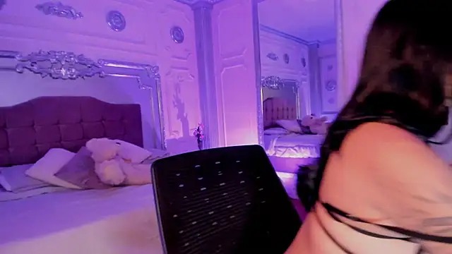 KatianPierce online show from December 4, 7:35 pm