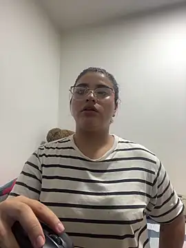 pareja curiosa19 online show from April 1, 2:24 am