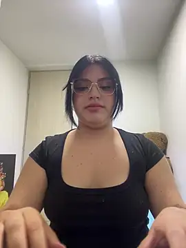 pareja curiosa19 online show from April 14, 12:15 am