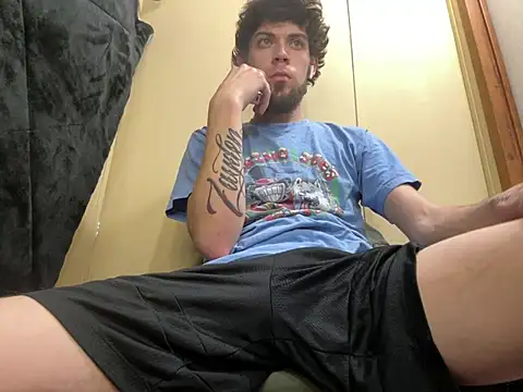 Snapshot of bwcizThrobbing chatting on March 20, 7:25 pm bwcizThrobbing online show from March 20, 7:25 pm