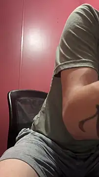 Snapshot of bwcizThrobbing chatting on November 9, 2:59 am bwcizThrobbing online show from November 9, 2:59 am