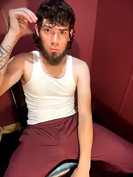 Snapshot of bwcizThrobbing chatting on November 15, 5:39 pm bwcizThrobbing online show from November 15, 5:39 pm