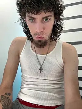 bwcizThrobbing online show from April 19, 9:43 am