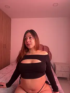 Snapshot of MiaaRoussee_ chatting on March 16, 8:32 pm MiaaRoussee online show from March 16, 8:32 pm